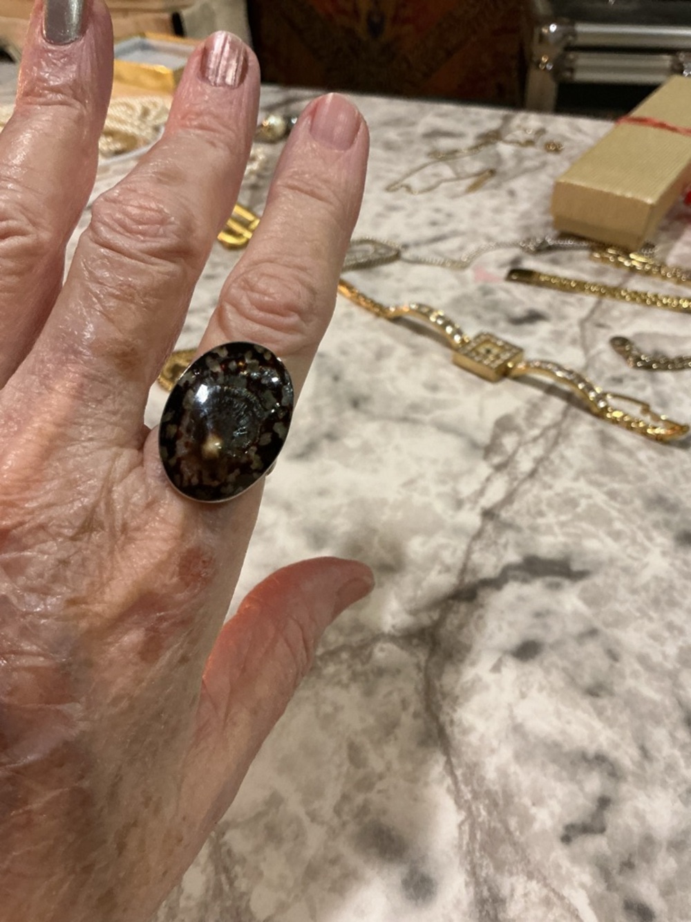 Vintage Handcrafted Brown Limpet Shell Ring 8 - Picture 12 of 15